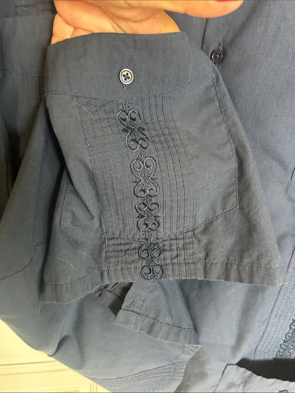 Mens Guayabera - Picture 5 of 11